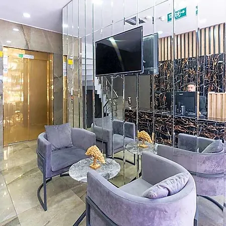 Hotel Black Palace *