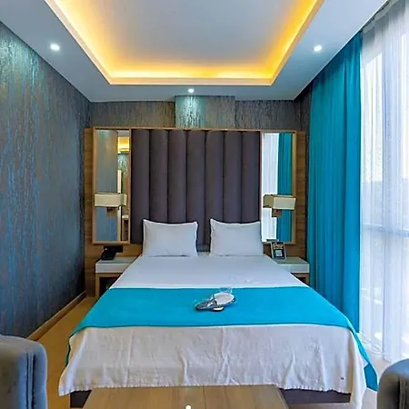 Hotel Black Palace